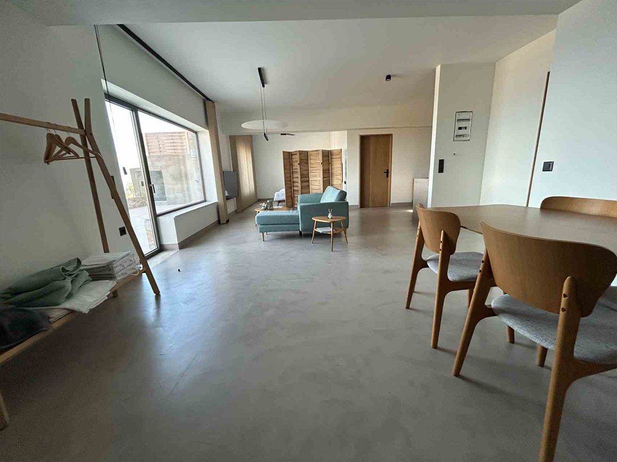 slider apartment with pool 3